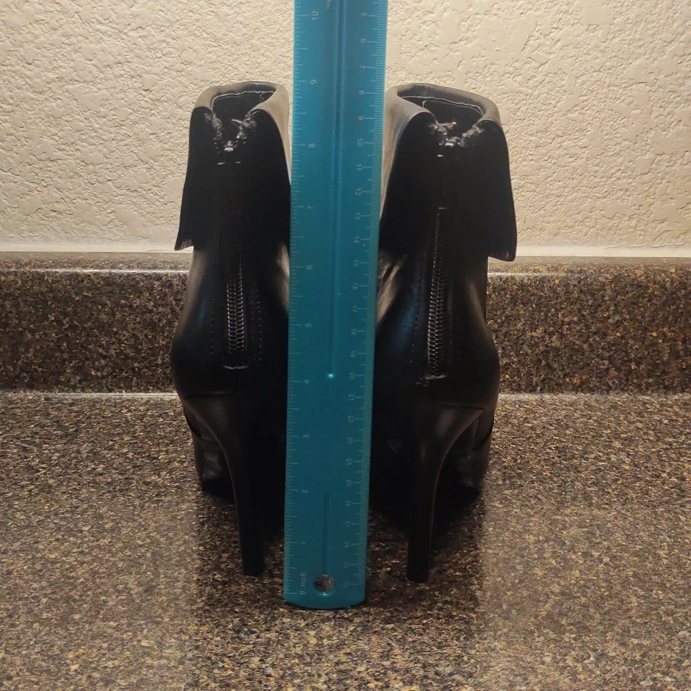 LIKE NEW! Ralph Lauren "Leola" Black High Heel Ankle Boots MSRP $140 (Copy) - Picture 10 of 16